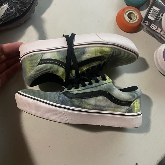 Vans - Picture 2 of 7